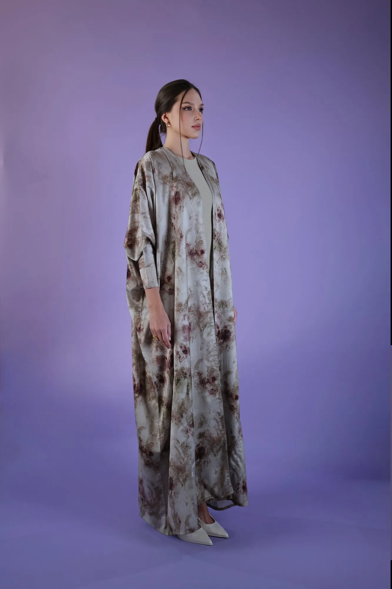 LUNA ABAYAH - الصورة 6